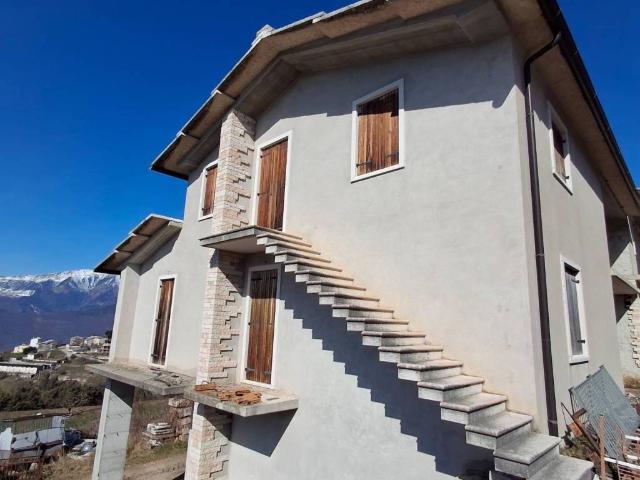 Villa Indipendente in vendita a Sant'anna D'alfaedo, Veneto