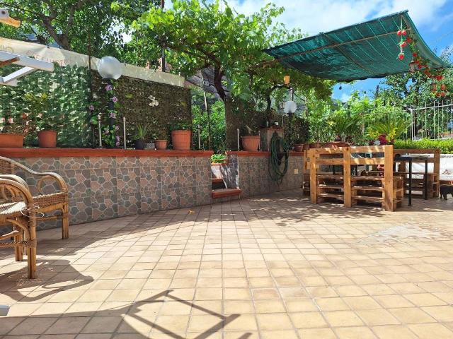 Villa Indipendente in vendita a Sant'antonio Abate, Campania