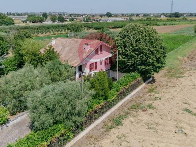 Villa Indipendente in vendita a Santarcangelo di Romagna, Rimini