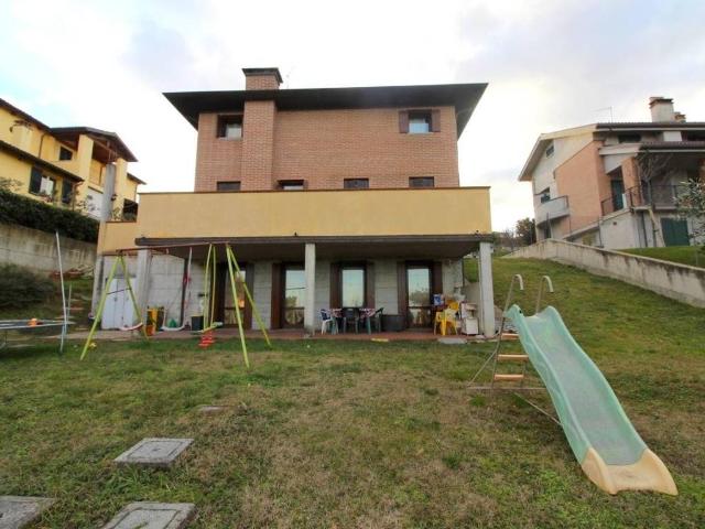 Villa Indipendente in vendita a Unione di comuni Valmarecchia, Santarcangelo Di