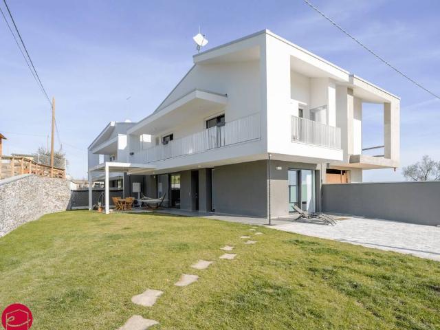 Villa Indipendente in vendita a Unione di comuni Valmarecchia, Santarcangelo Di