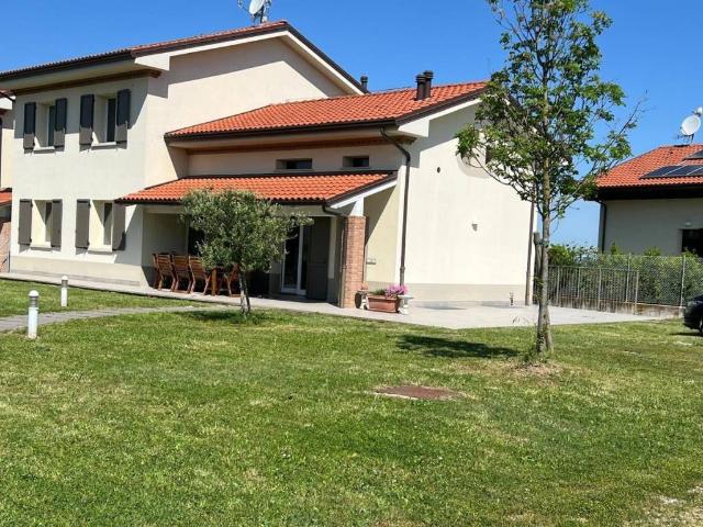 Villa Indipendente in vendita a Unione di comuni Valmarecchia, Santarcangelo Di