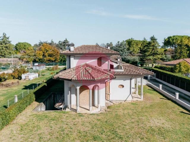 Villa Indipendente in vendita a Unione di comuni Valmarecchia, Santarcangelo Di