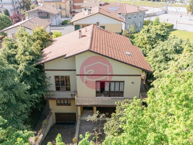 Villa Indipendente in vendita a Unione di comuni Valmarecchia, Santarcangelo Di