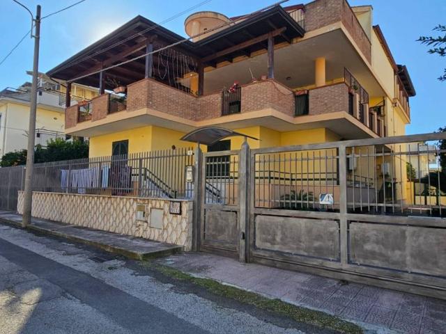 Villa Indipendente in vendita a Sant'arpino, Campania