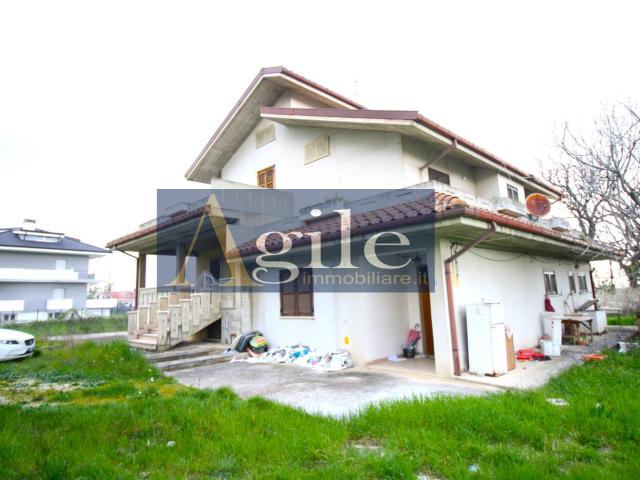 Villa Indipendente in vendita a Unione dei Comuni della Val Vibrata, Sant'egidioalla Vibrata