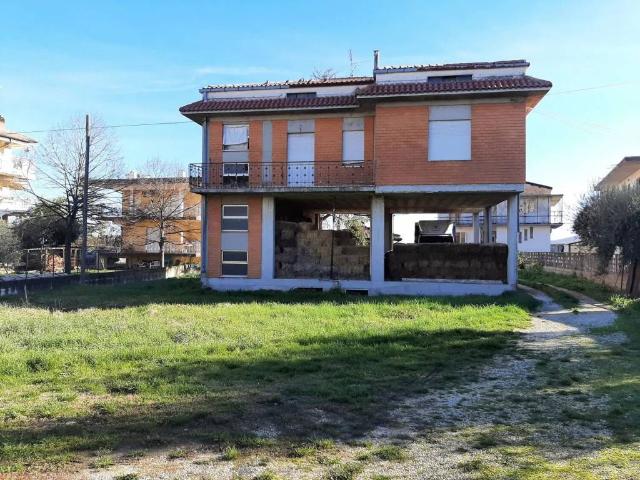 Villa Indipendente in vendita a Unione dei Comuni della Val Vibrata, Sant'egidioalla Vibrata
