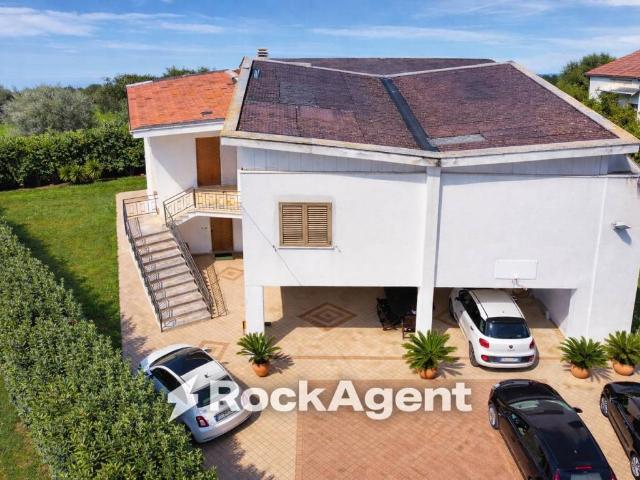 Villa Indipendente in vendita a Unione dei Comuni della Val Vibrata, Sant'egidioalla Vibrata