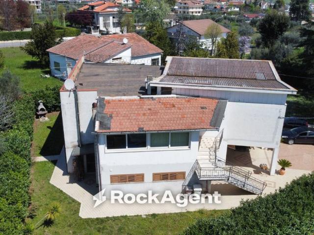 Villa Indipendente in vendita a Unione dei Comuni della Val Vibrata, Sant'egidioalla Vibrata