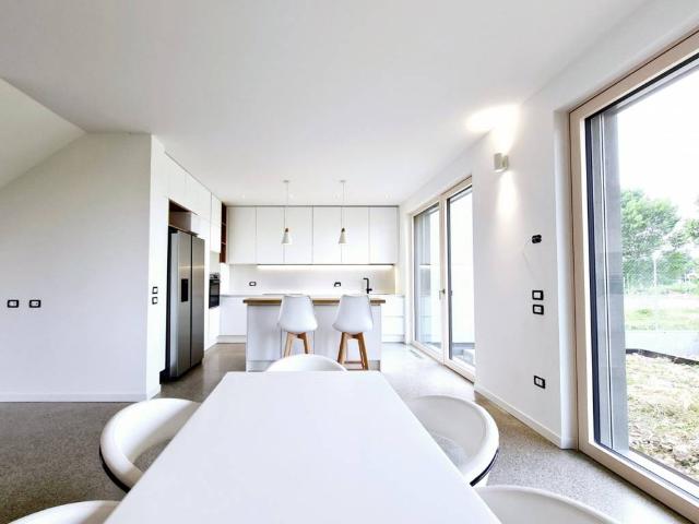 Villa Indipendente in vendita a Sant'elena, Veneto
