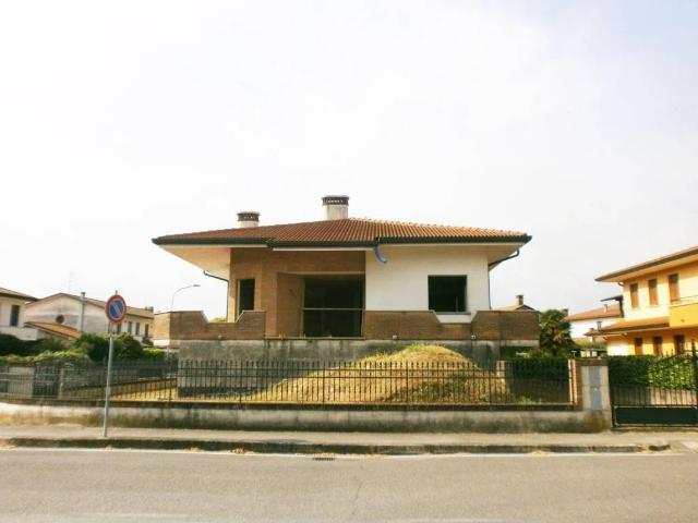 Villa Indipendente in vendita a Sant'elena, Veneto
