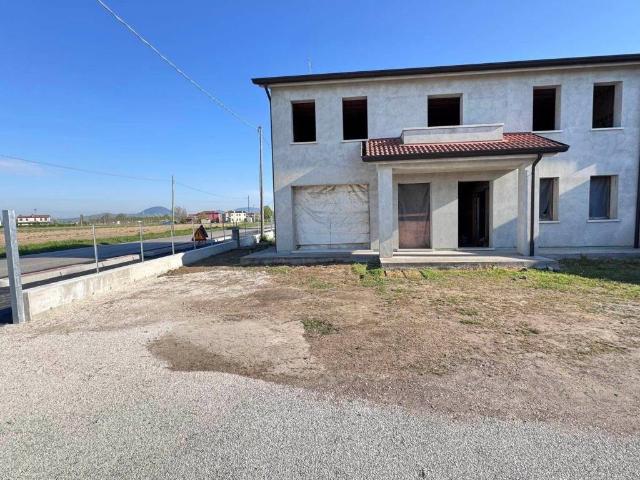 Villa Indipendente in vendita a Sant'elena, Veneto