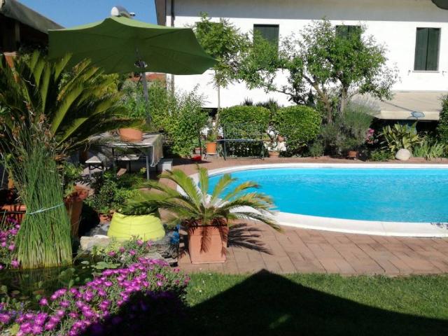 Villa Indipendente in vendita a Sant'elena, Veneto