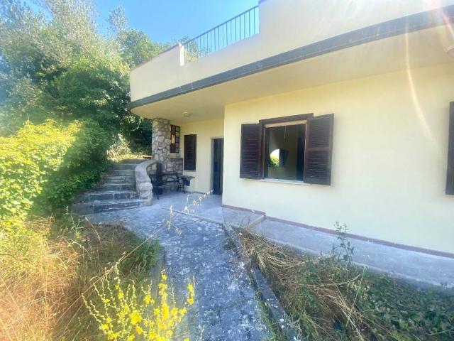 Villa Indipendente in vendita a Sant'elia Fiumerapido, Lazio