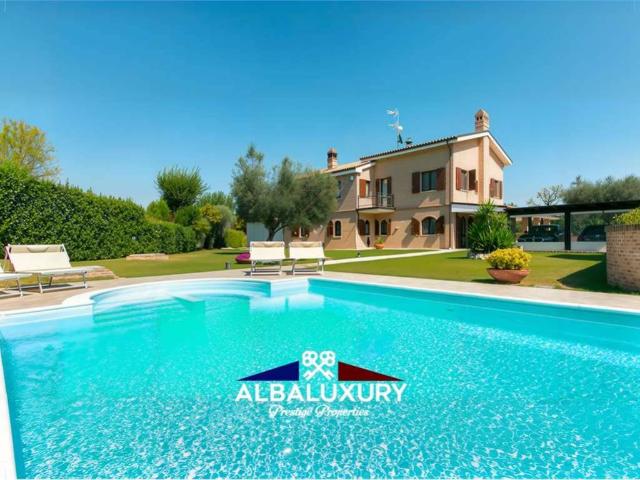 Villa Indipendente in vendita a Marche, Fermo