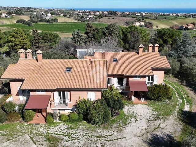 Villa Indipendente in vendita a Il Molino, Marche