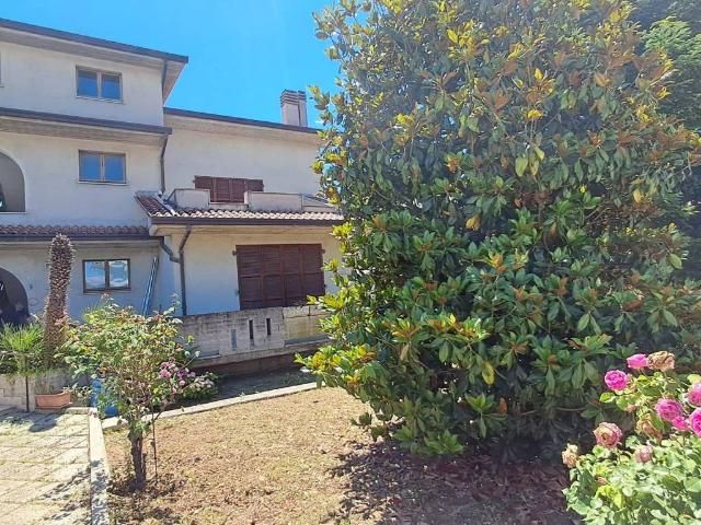 Villa Indipendente in vendita a Marche, Fermo