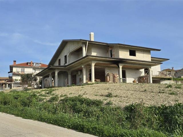Villa Indipendente in vendita a Sant'eusanio Del Sangro, Abruzzo