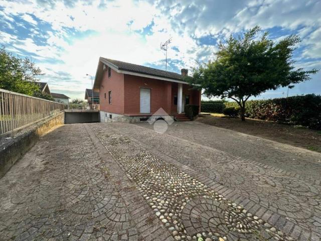 Villa Indipendente in vendita a Piemonte, Vercelli