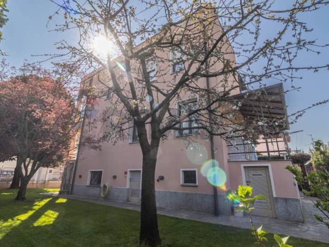 Villa Indipendente in vendita a Piemonte, Vercelli