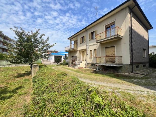Villa Indipendente in vendita a Piemonte, Vercelli