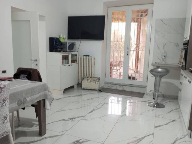Villa Indipendente in vendita a Santi Cosma E Damiano, Lazio