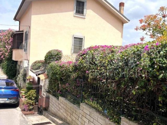 Villa Indipendente in vendita a Ventosa, Santi Cosma e Damiano