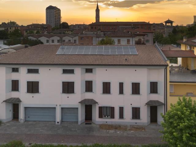 Villa Indipendente in vendita a Val d’Enza, Re