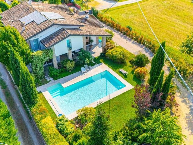 Villa Indipendente in vendita a Val d’Enza, Re
