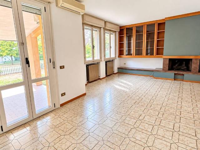 Villa Indipendente in vendita a Calerno, Sant'Ilario d'Enza