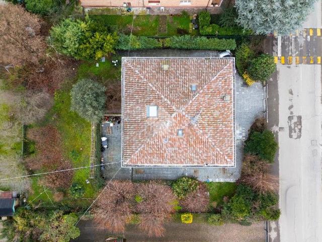 Villa Indipendente in vendita a Sant'Ilario d'Enza