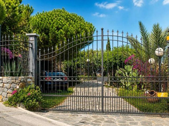 Villa Indipendente in vendita a Cavi, Santo Stefano Al Mare