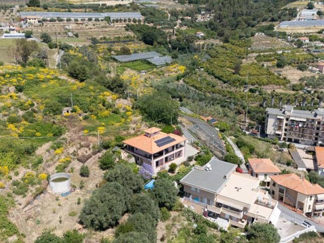 Villa Indipendente in vendita a Cavi, Santo Stefano Al Mare
