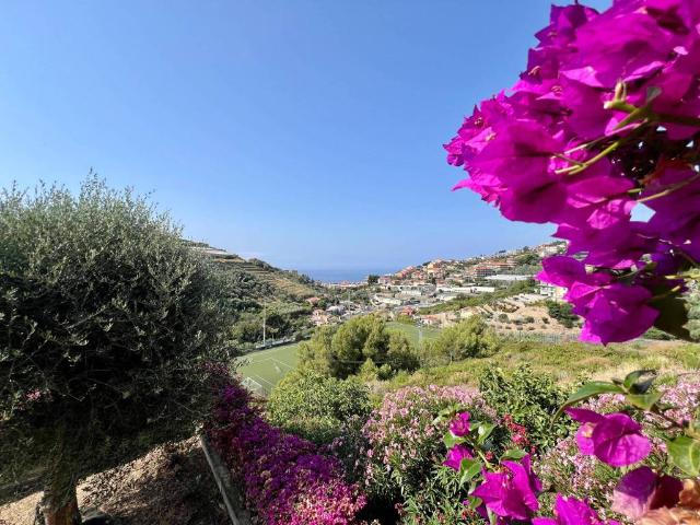 Villa Indipendente in vendita a Cavi, Santo Stefano Al Mare