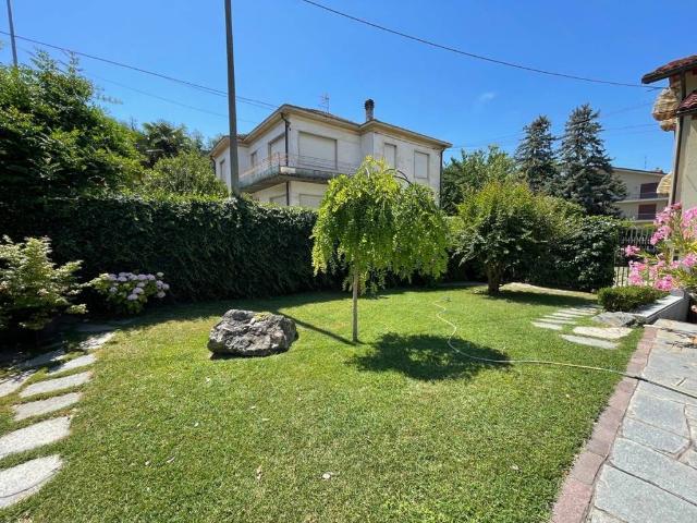 Villa Indipendente in vendita a Santo Stefano Belbo, Cuneo
