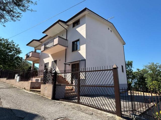 Villa Indipendente in vendita a Santo Stefano Del Sole, Campania