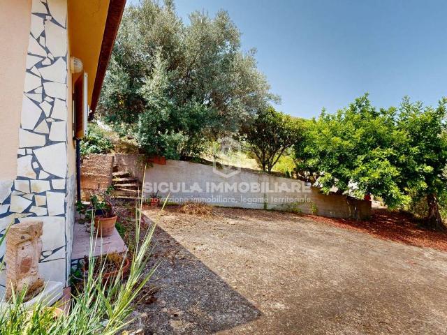 Villa Indipendente in vendita a Santo Stefano Di Camastra, Sicilia