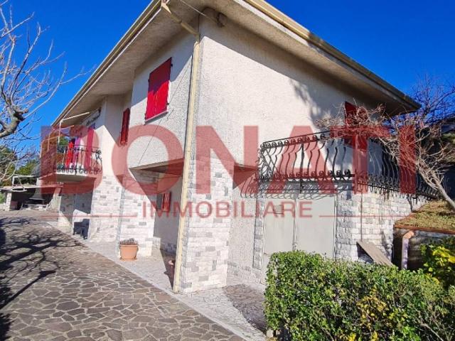 Villa Indipendente in vendita a Santo Stefano Di Magra, Liguria
