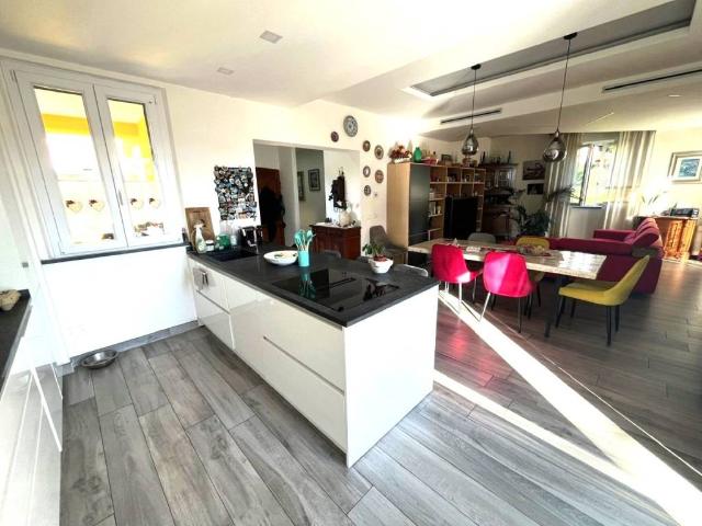 Villa Indipendente in vendita a Ponzano Magra, Santo Stefano Di Magra