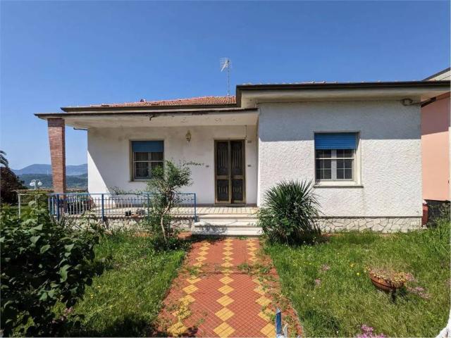 Villa Indipendente in vendita a Santo Stefano Di Magra, Liguria