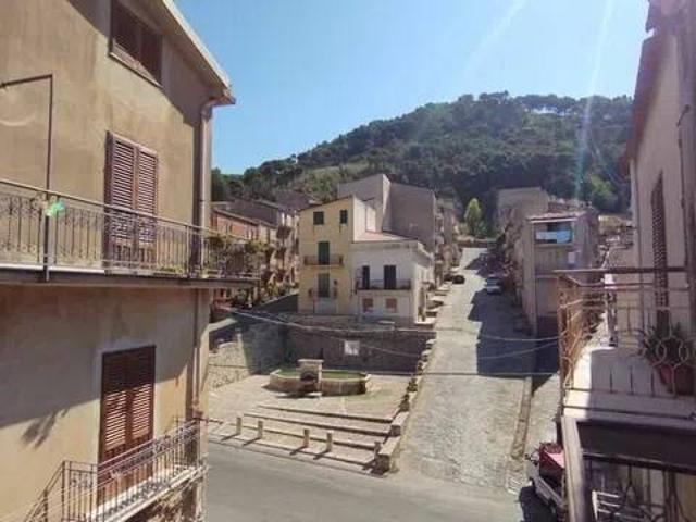 Villa Indipendente in vendita a Santo Stefano Quisquina, Sicilia