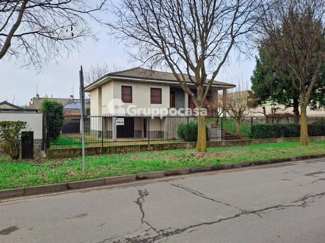 Villa Indipendente in vendita a Santo Stefano Ticino, Lombardia