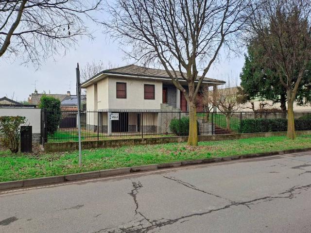 Villa Indipendente in vendita a Santo Stefano Ticino, Lombardia