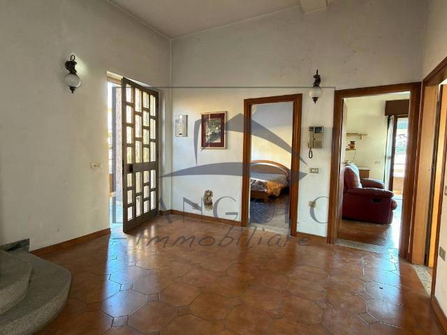 Villa Indipendente in vendita a Santo Stefano Ticino, Lombardia