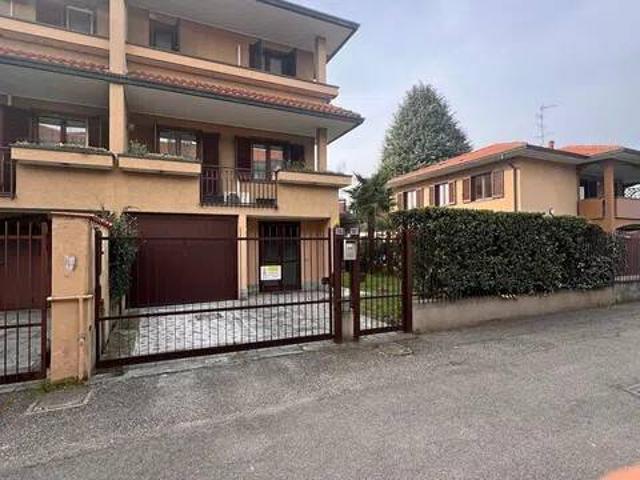 Villa Indipendente in vendita a Santo Stefano Ticino, Lombardia