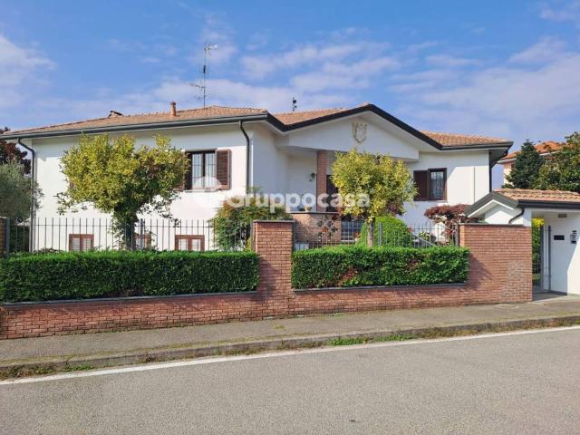 Villa Indipendente in vendita a Santo Stefano Ticino, Lombardia
