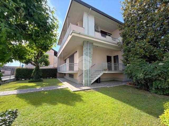 Villa Indipendente in vendita a Santo Stefano Ticino, Lombardia