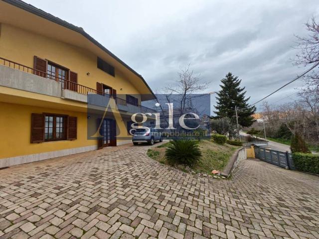 Villa Indipendente in vendita a Unione dei Comuni della Val Vibrata, Sant'omero