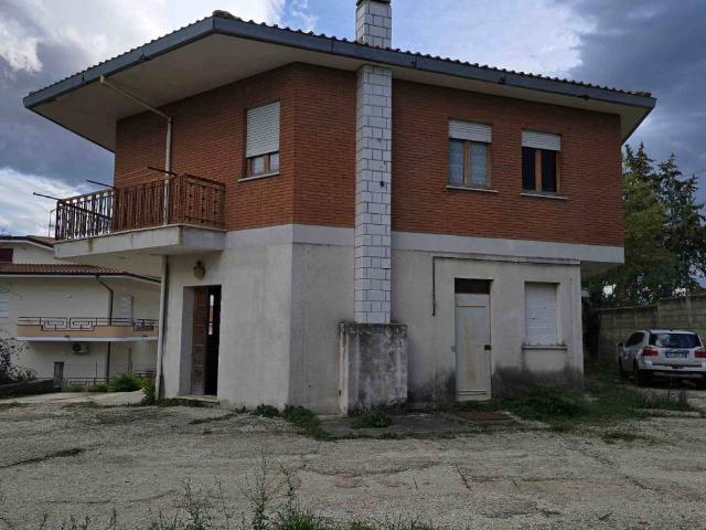 Villa Indipendente in vendita a Unione dei Comuni della Val Vibrata, Sant'omero