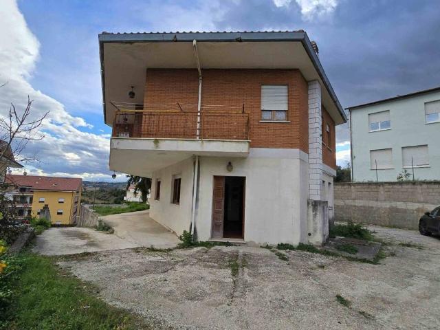 Villa Indipendente in vendita a Unione dei Comuni della Val Vibrata, Sant'omero